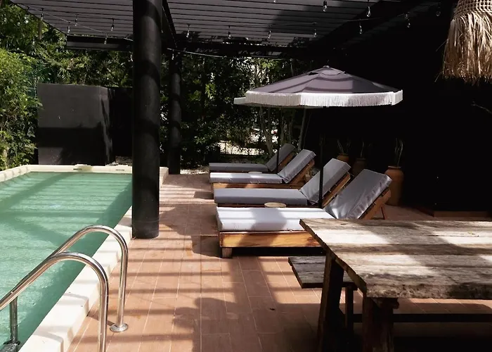 Spacious Luxury Villa, 3 Private Pools + Rooftop Villa