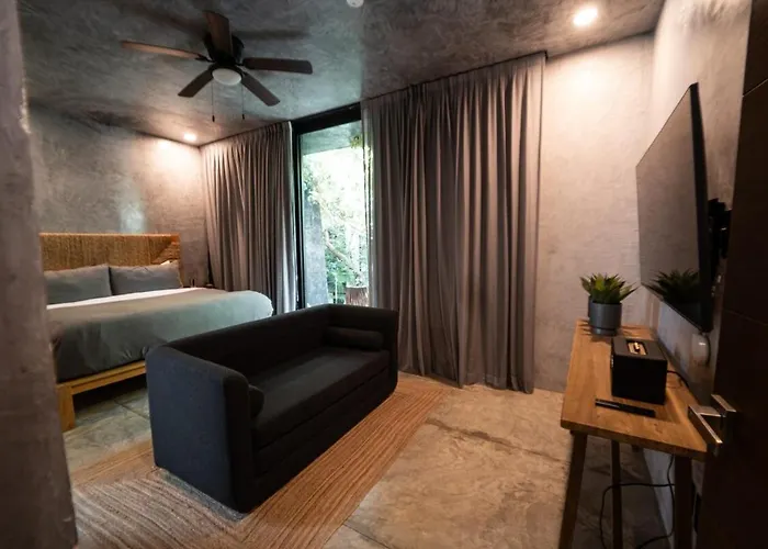 Spacious Luxury Villa, 3 Private Pools + Rooftop Villa *