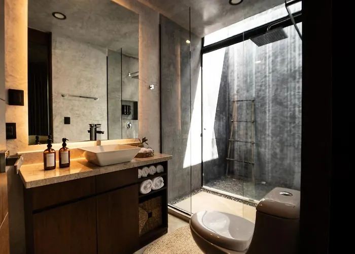 Villa Spacious Luxury Villa, 3 Private Pools + Rooftop *