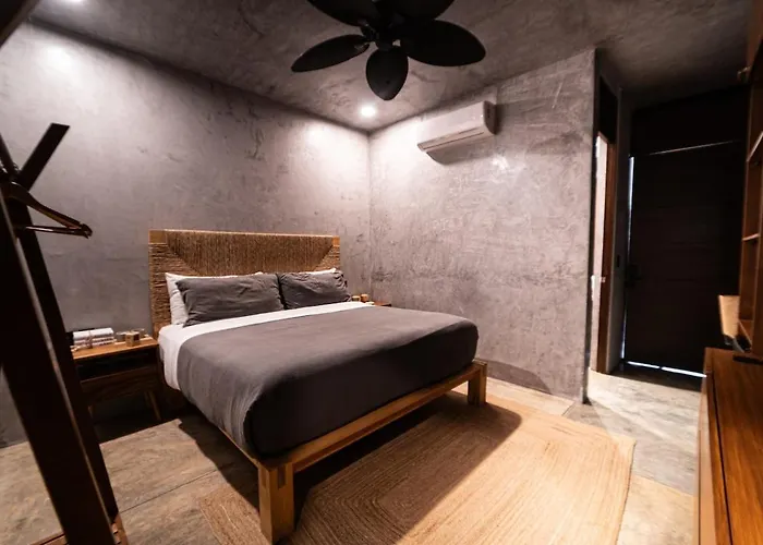 Spacious Luxury Villa, 3 Private Pools + Rooftop Tulum