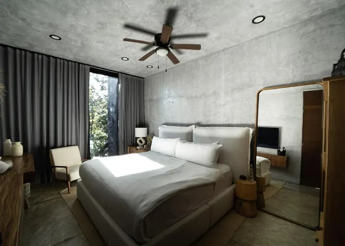 Spacious Luxury Villa, 3 Private Pools + Rooftop Villa