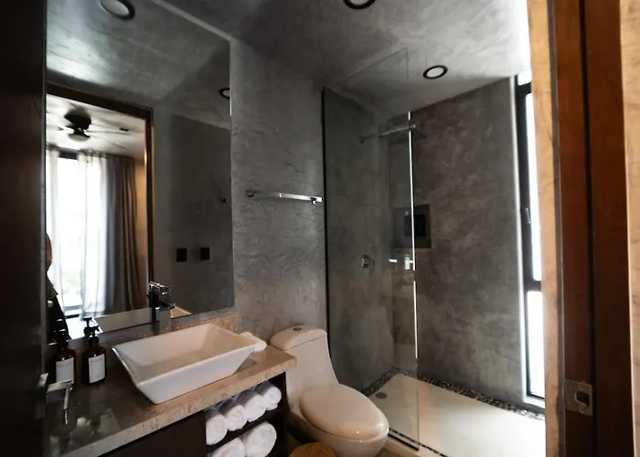 Spacious Luxury Villa, 3 Private Pools + Rooftop