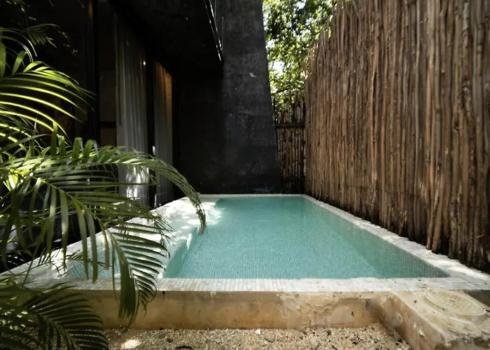 Spacious Luxury Villa, 3 Private Pools + Rooftop Villa