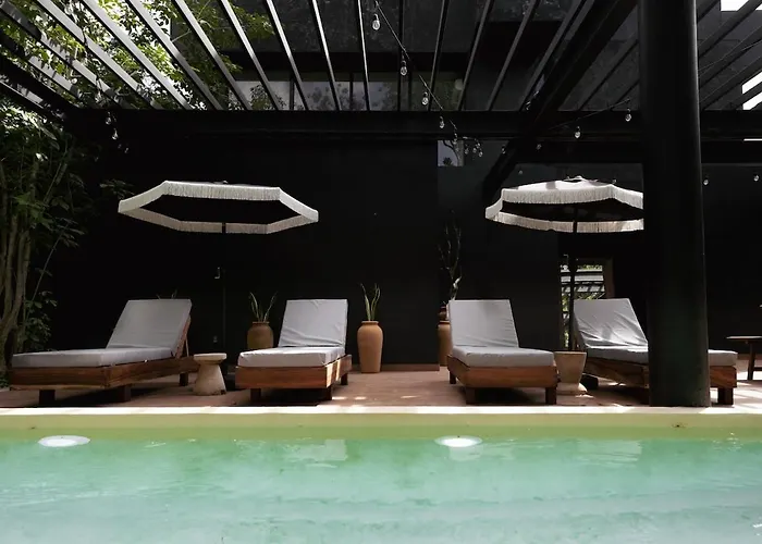 Spacious Luxury Villa, 3 Private Pools + Rooftop Villa Tulum