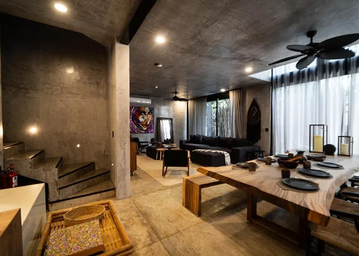 Villa Spacious Luxury Villa, 3 Private Pools + Rooftop *