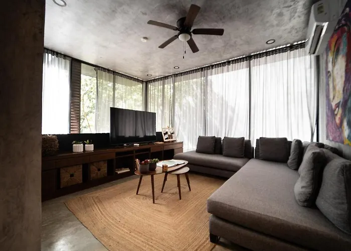 Spacious Luxury Villa, 3 Private Pools + Rooftop Villa Tulum