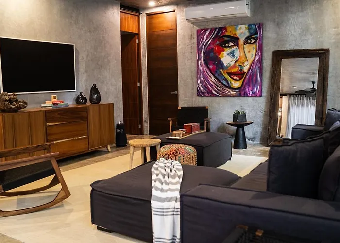 Spacious Luxury Villa, 3 Private Pools + Rooftop